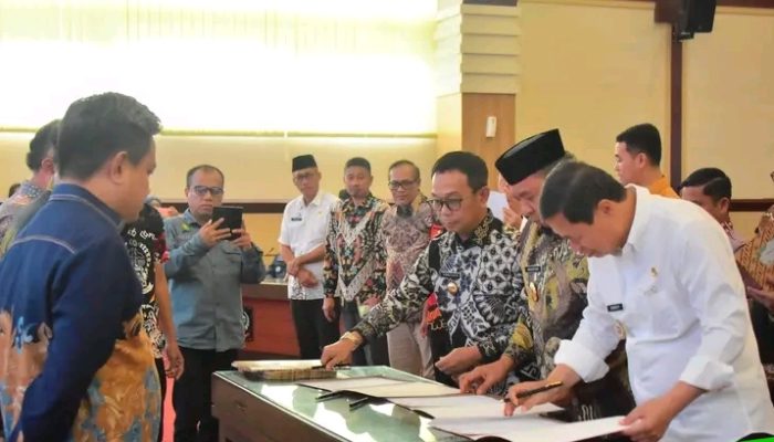 Bupati Soppeng Teken Komitmen Pengelolaan Sampah, Dukung Target Nasional 2029