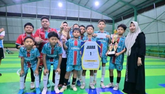 Kepala Desa Jampu Nurhafsah Apresiasi Suksesnya Turnamen Futsal MabbalaE Cup 2026 Antar SD/MI Se-Soppeng