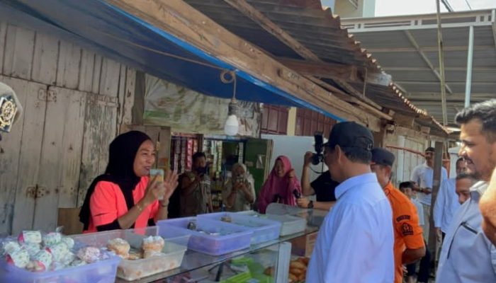 Mentan RI Bersama Anggota DPR RI Sumbang Rp500 Juta untuk Korban Banjir di Bone, Santuni Korban Meninggal Masing Masing Rp50 Juta