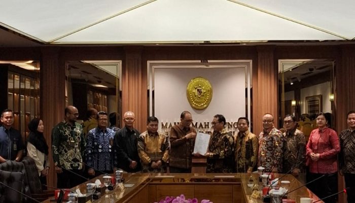 Langkah SMSI Membantu Mahkamah Agung Mengerem Tumpukan Perkara