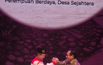Hashim Djojohadikusumo Lantik Pengurus Srikandi Jaga Desa se-Indonesia, ABPEDNAS dan SMSI Kerja Sama Dukung Program Jaga Desa.